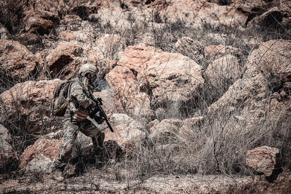 砂漠での戦争のための特殊部隊の兵士 タイ人 陸軍兵士 — ストック写真