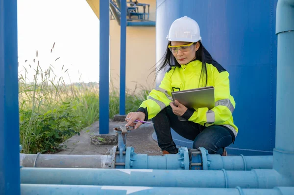 Environmental Engineers Work Wastewater Treatment Plants Female Plumber Technician Working — Stock Photo, Image