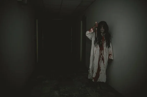Ritratto Donna Asiatica Compongono Fantasma Spaventosa Scena Horror Sfondo Concetto — Foto Stock
