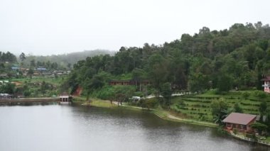 Tayland 'ın nehir kıyısındaki geleneksel Asya kasabası