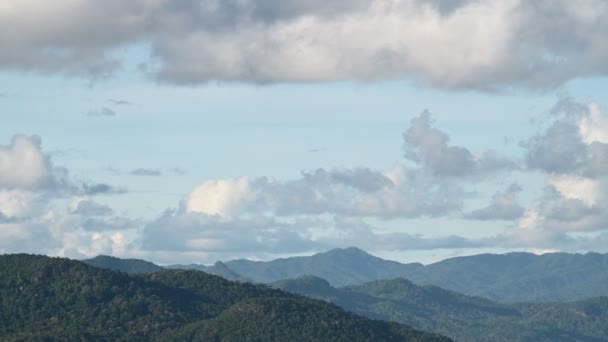 Widok Góry Większość Chmur Mglistej Porze Deszczowej — Wideo stockowe