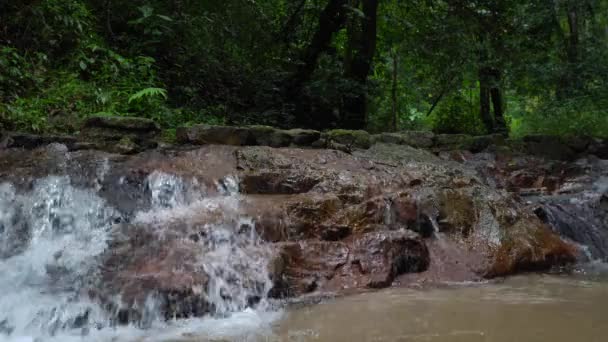 Wodospad Wiosce Mae Kampong Prowincji Chiang Mai Tajlandia — Wideo stockowe