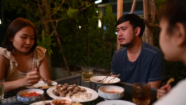 Group Asian People Dinning Party Garden Home Holiday Summer Evening — Vídeos de Stock