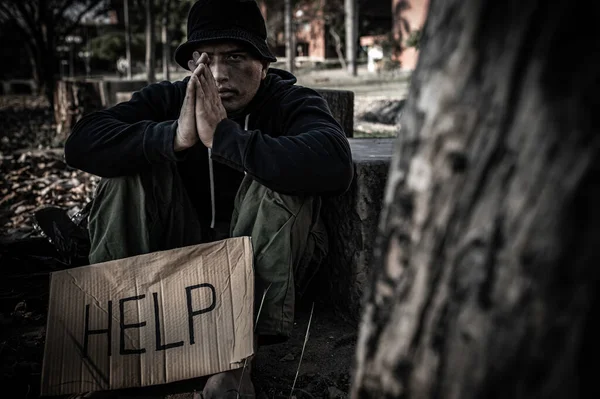 Asiatisk Man Hemlös Vid Sidan Vägen Främling Måste Leva Vägen — Stockfoto