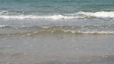 Tayland 'ın yavaş hareket eden denizi, yaz günü deniz manzarası.