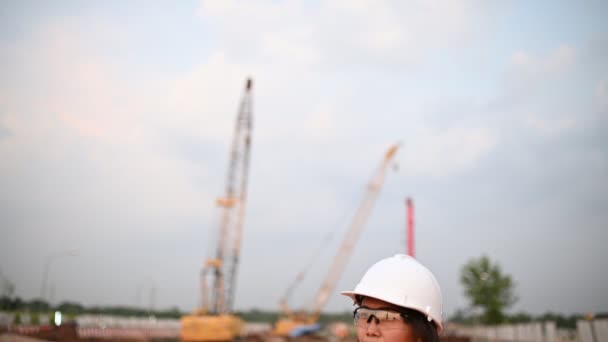 Civil Engineer Working Construction Site Company Manager Supervises Road Construction — Vídeos de Stock