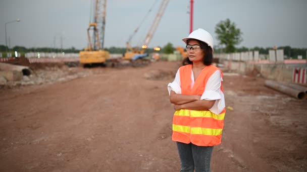 Civil Engineer Working Construction Site Company Manager Supervises Road Construction — Vídeo de Stock