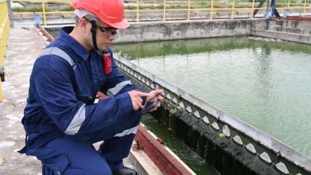 Water Plant Maintenance Technician Mechanical Engineer Check Control System Water — Stock videók