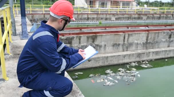 Water Plant Maintenance Technician Mechanical Engineer Check Control System Water — Vídeo de Stock