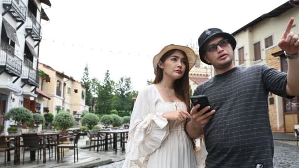 Happy Young Asian Couple Travel Old Town Ιταλία Στυλ Honeymoon — Αρχείο Βίντεο