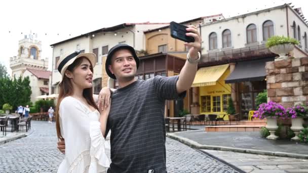 Happy Young Asian Couple Travel Old Town Ιταλία Στυλ Honeymoon — Αρχείο Βίντεο