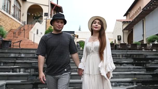 Happy Young Asian Couple Travel Old Town Italy Style Honeymoon — Video