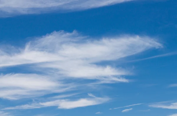 De rustige hemel schoonheid met witte wolk — Stockfoto