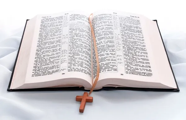 Açılan İncil kitap — Stok fotoğraf