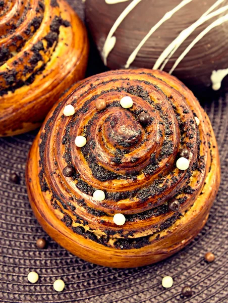 Buns with poppy and chocolate closeup — Stock Photo, Image