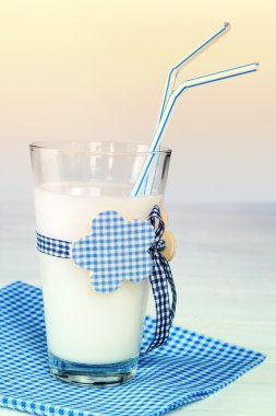 bardak süt closeup.healthy çocuk beslenme.