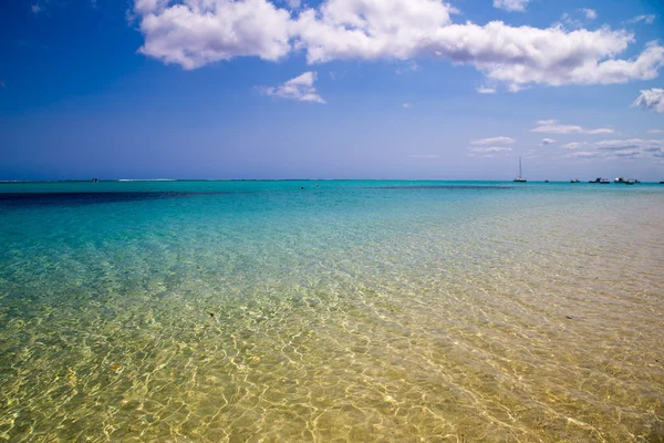 Indische Oceaan in de buurt van het eiland mauritius — Stockfoto