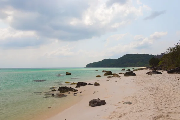 Turquoise sea and white sand — Stock Photo, Image