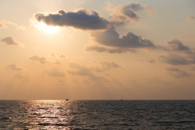 phu quoc üzerinde gün batımı