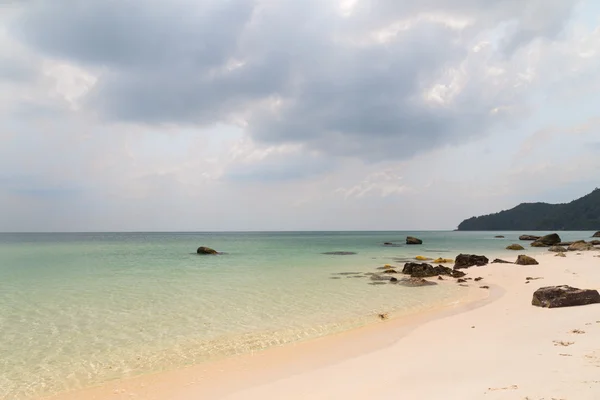 Turquoise sea and rocks, Phu Quoc — Stock Photo, Image