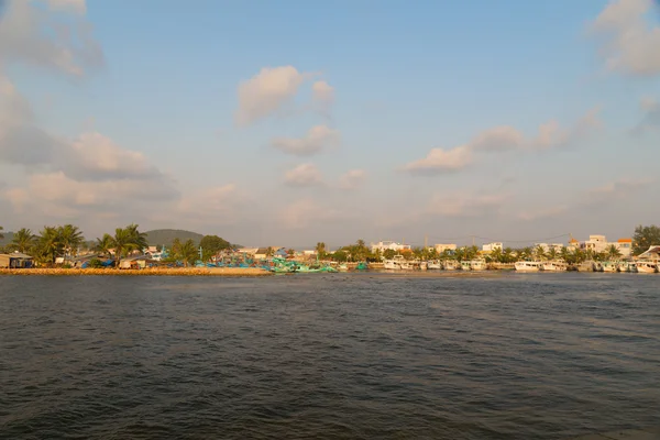 Barche nel porto di Phu Quoc, Vietnam — Foto Stock
