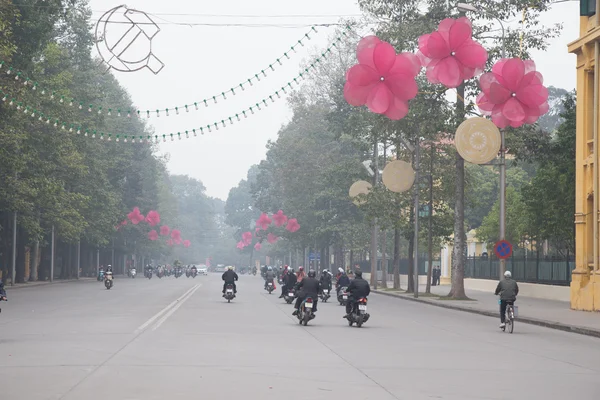 Strada decorata, nuovo anno a Hanoi — Foto Stock