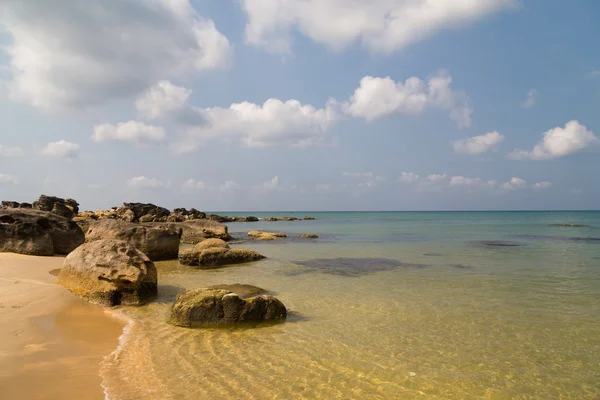 Kristallklares Meer und Himmel — Stockfoto