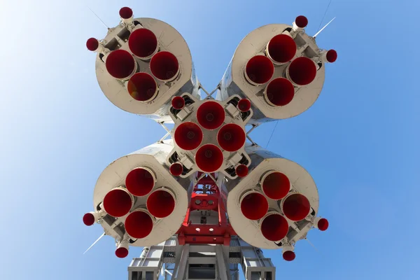 Fusée Vostok vue d'en bas — Photo