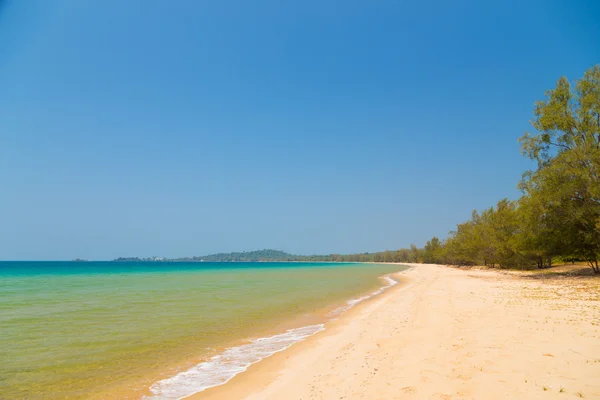 Mar turquesa en Phu Quoc, Vietnam — Foto de Stock