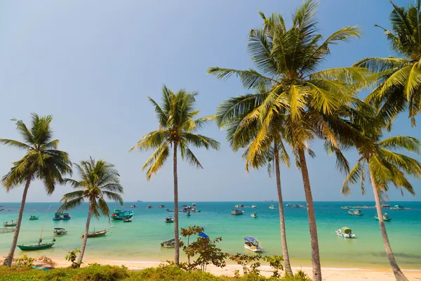 Türkisfarbenes Meer auf phu quoc — Stockfoto