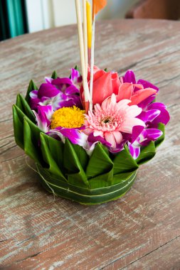 Krathong loykrathong Festivali için muz yaprakları ile yapılan