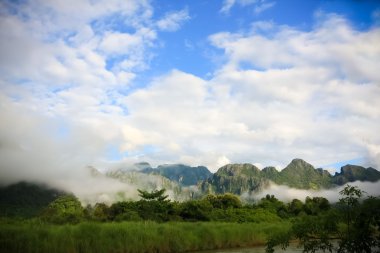 vang vieng, nehrin doğal doğal görünümü