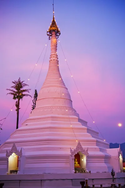 Twilight at the famous temple — Stock Photo, Image