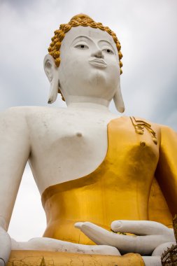 Antik Tapınağı beyaz Buda heykeli