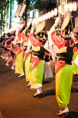 kasurazaka Tokyo, yaz aylarında AWA odori, Japon dansları Festivali