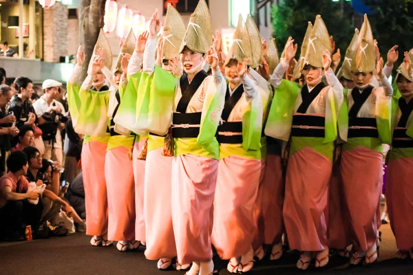 Awa Odori, festival di danza giapponese in estate a Kasurazaka a Tokyo — Foto Stock