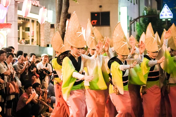 Awa Odori, festival di danza giapponese in estate a Kasurazaka a Tokyo — Foto Stock