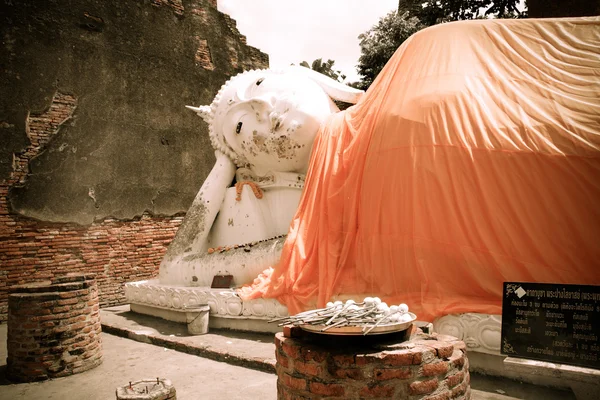 Liggande buddha i ayutthaya, thailand — Stockfoto