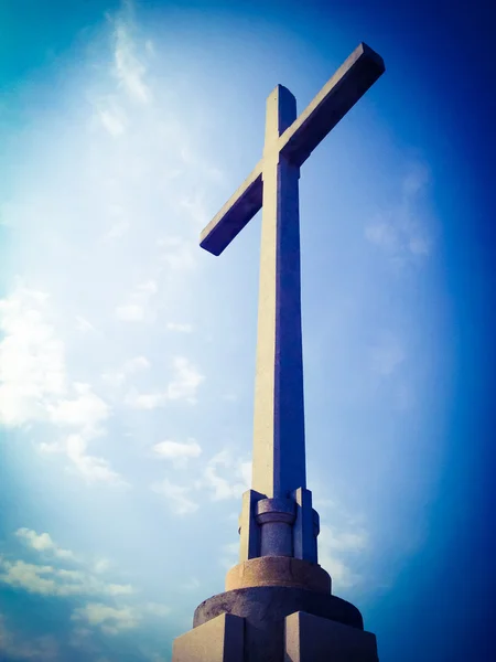 巨大的石制十字架 — 图库照片