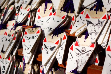 Japanese Fox shaped praying cards clipart