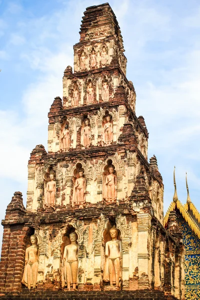 Thailändischer Tempel des Buddhismus, wat phra yuen — Stockfoto