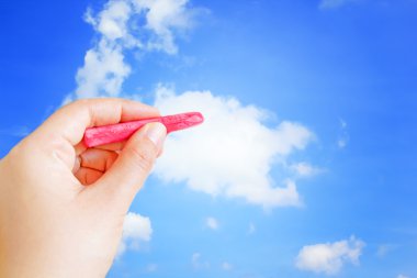 el yazısı ile tebeşir mavi gökyüzü