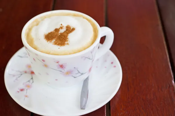 Café caliente sobre mesa de madera —  Fotos de Stock