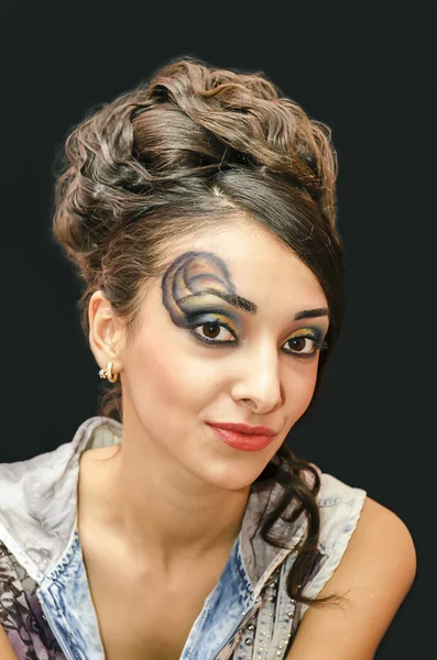 Güzel bir kızın portresi. .