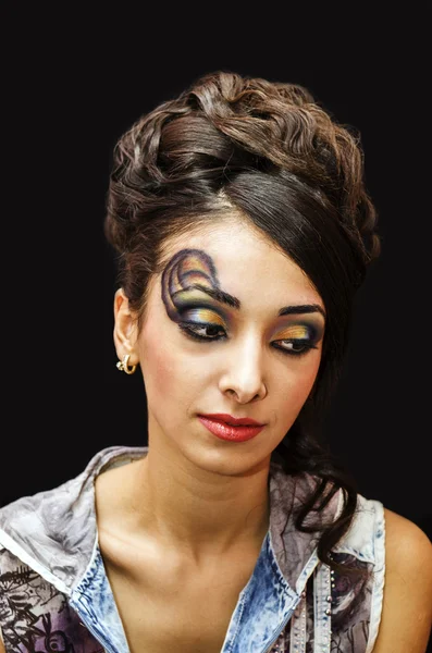 Güzel bir kızın portresi. .