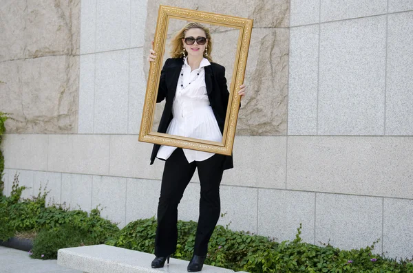 güzel bir genç kadın Avrupa görünüm.