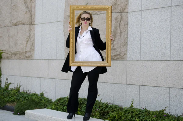 güzel bir genç kadın Avrupa görünüm.