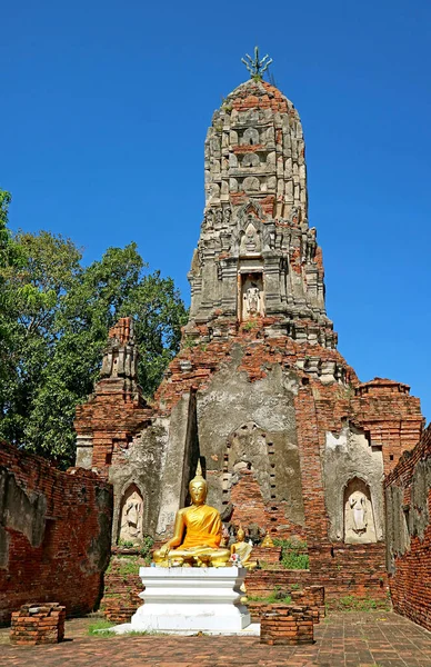 Ancient Prang Shaped Pagoda Beautiful Golden Buddha Images Foreground Wat — Stock Photo, Image