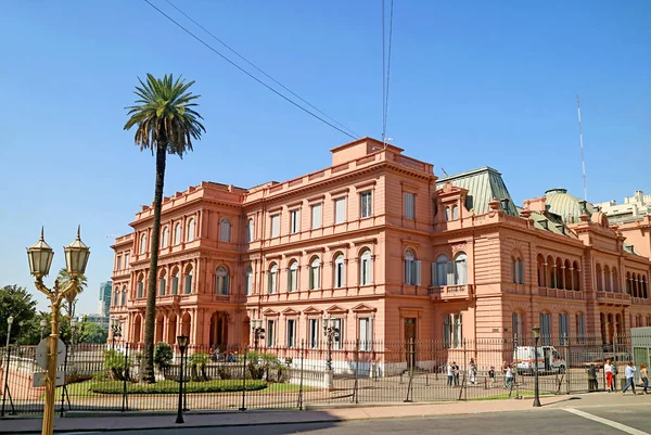 象徴的なCasa Rosadaまたはピンクの家 ブエノスアイレスのマヨスクエア広場の有名な大統領宮殿 アルゼンチン — ストック写真