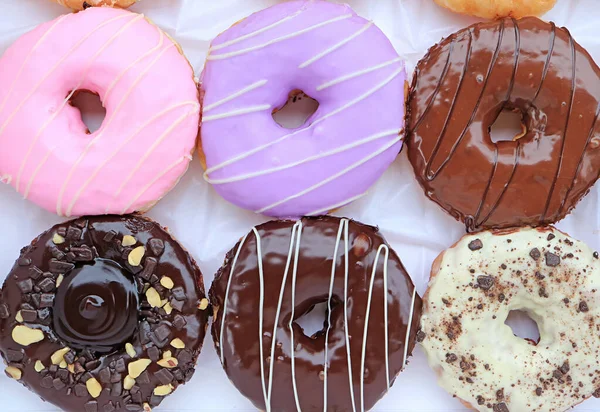 Bovenaanzicht Van Zes Heerlijke Donuts — Stockfoto